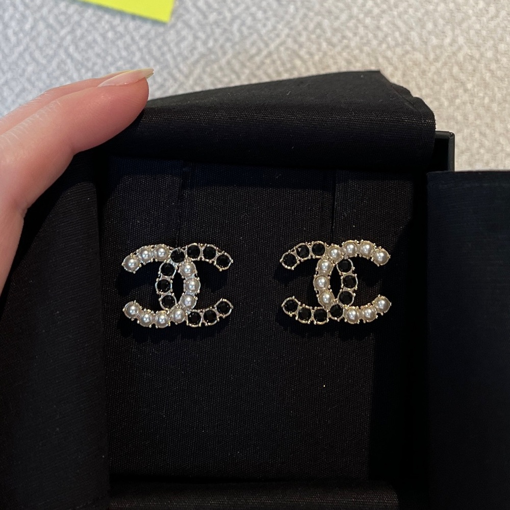 Chanel Pearl earrings
